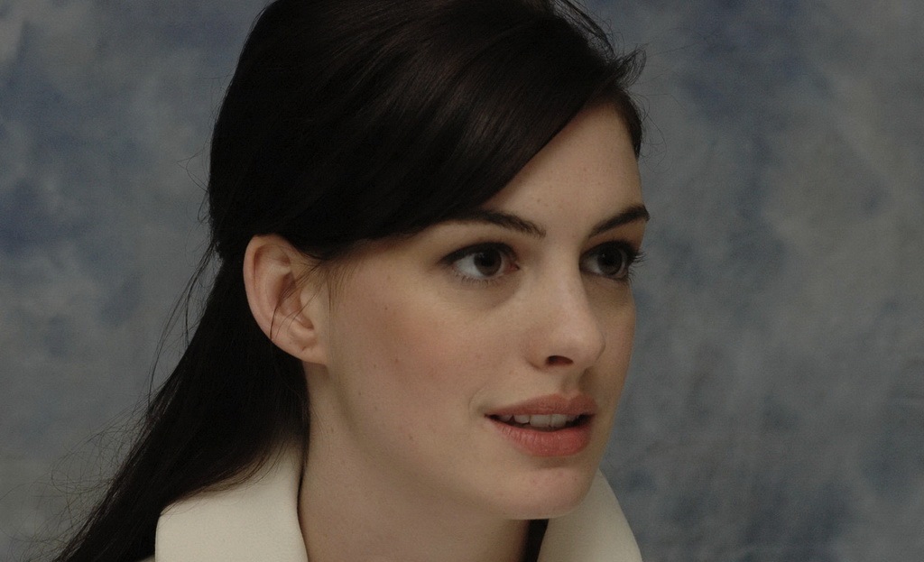 anne hathaway young pictures. Anne Hathaway could be playing